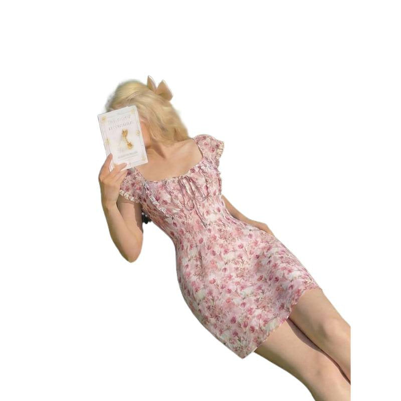 Damen Sommerliches Blütenkleid mit fließendem Schnitt und Rüschendetails Drune