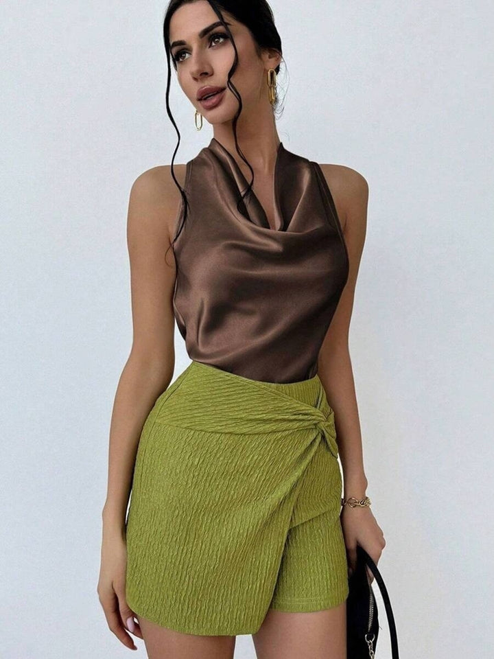 Damen Elegantes Satinoberteil mit schickem Wasserfall-Ausschnitt Drune