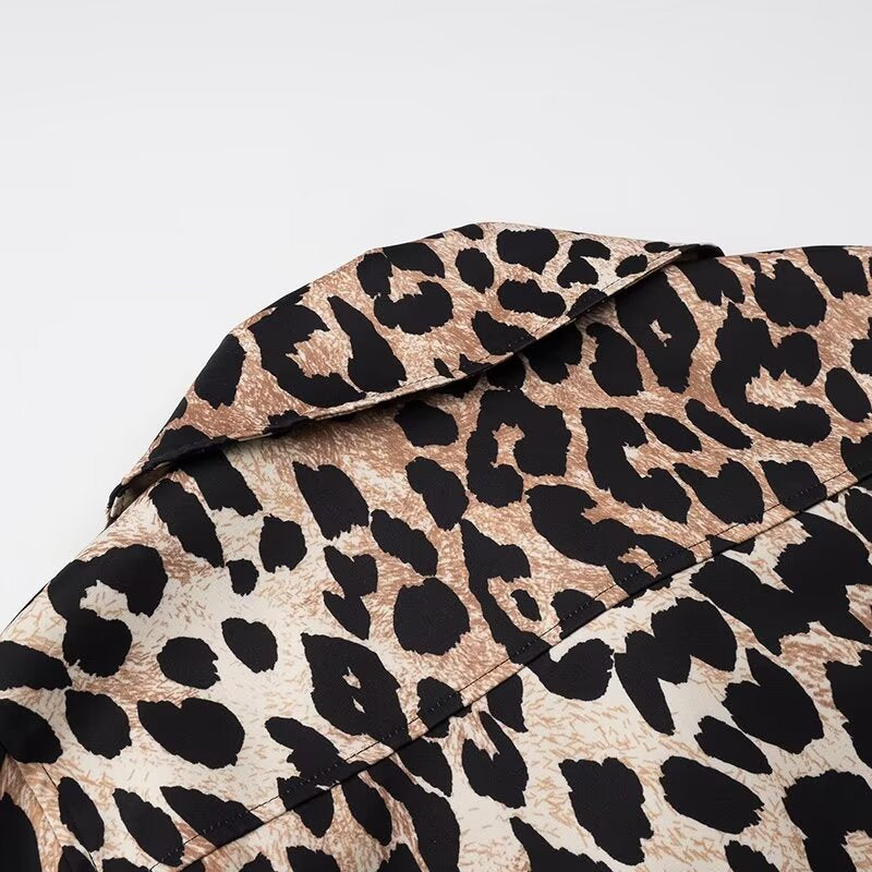 Damen Kurze Leopardenjacke im urbanen Stil mit praktischen Taschen Drune