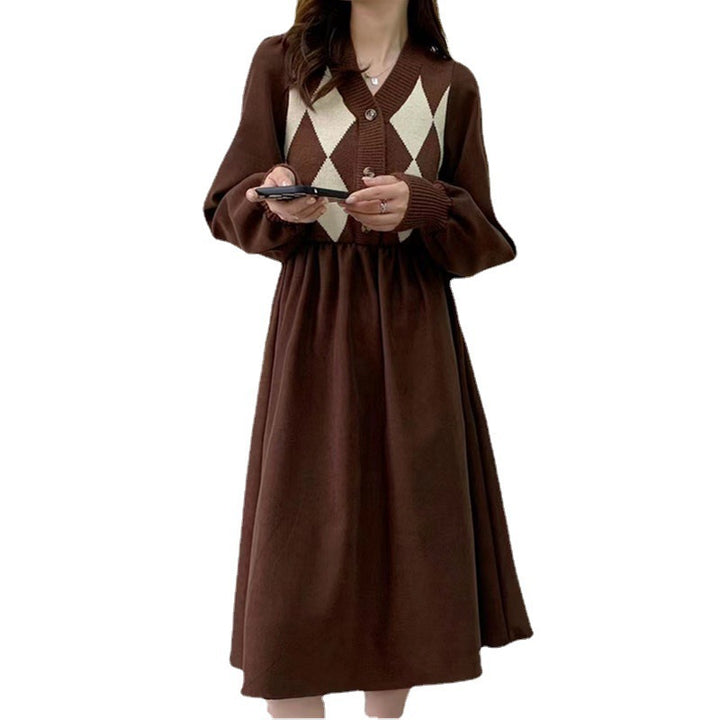 Damen Strickkleid mit Diamantmuster und Knopfdetails Drune