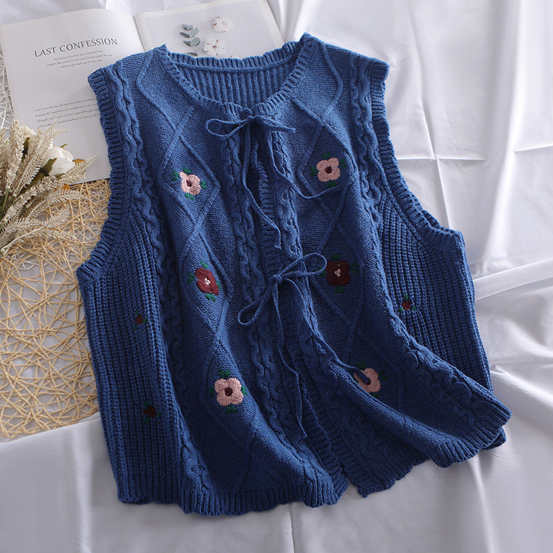 Damen Strickweste mit romantischen Blumenstickereien Drune
