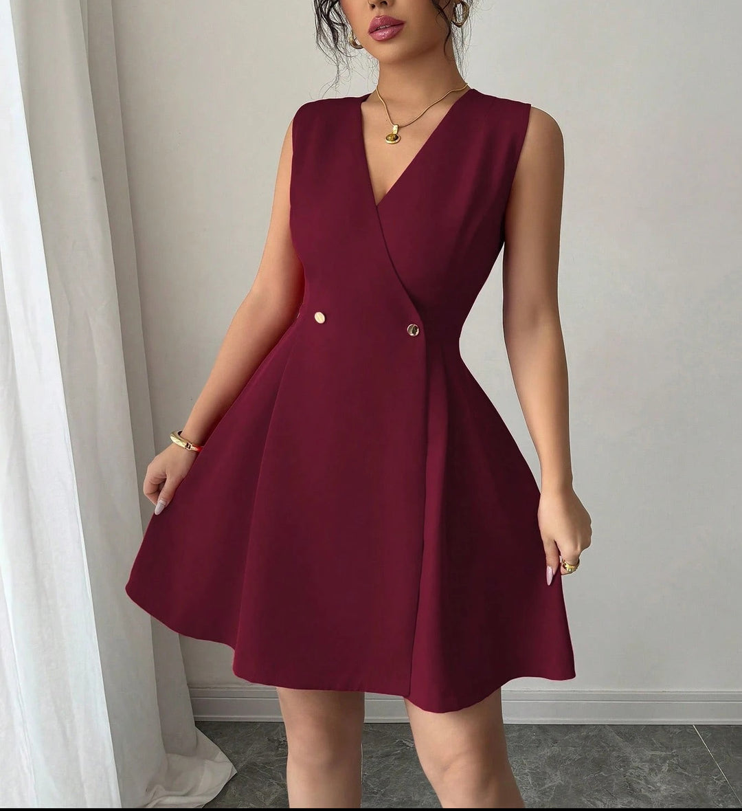 Damen Wickelkleid mit eleganter Silhouette und Knopfdetails Drune