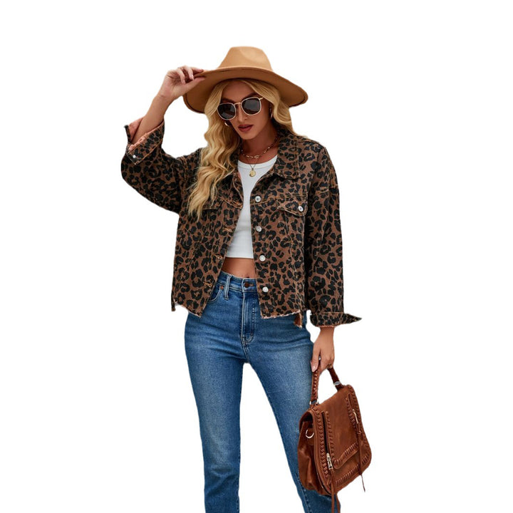 Damen Jeansjacke im angesagten Leo-Design mit cooler Schnittführung und lässigen Details Drune