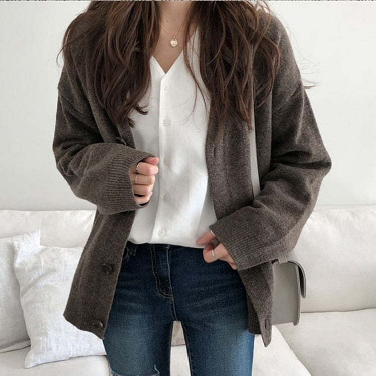 Damen bequeme Strickjacke mit weichem Material und großen Knopfdetails Drune