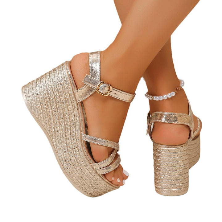 Damen nan metallische Keilsandalette mit geflochtenem Bastplateau, gekreuzten Riemen und verstellbarer Schnalle Drune
