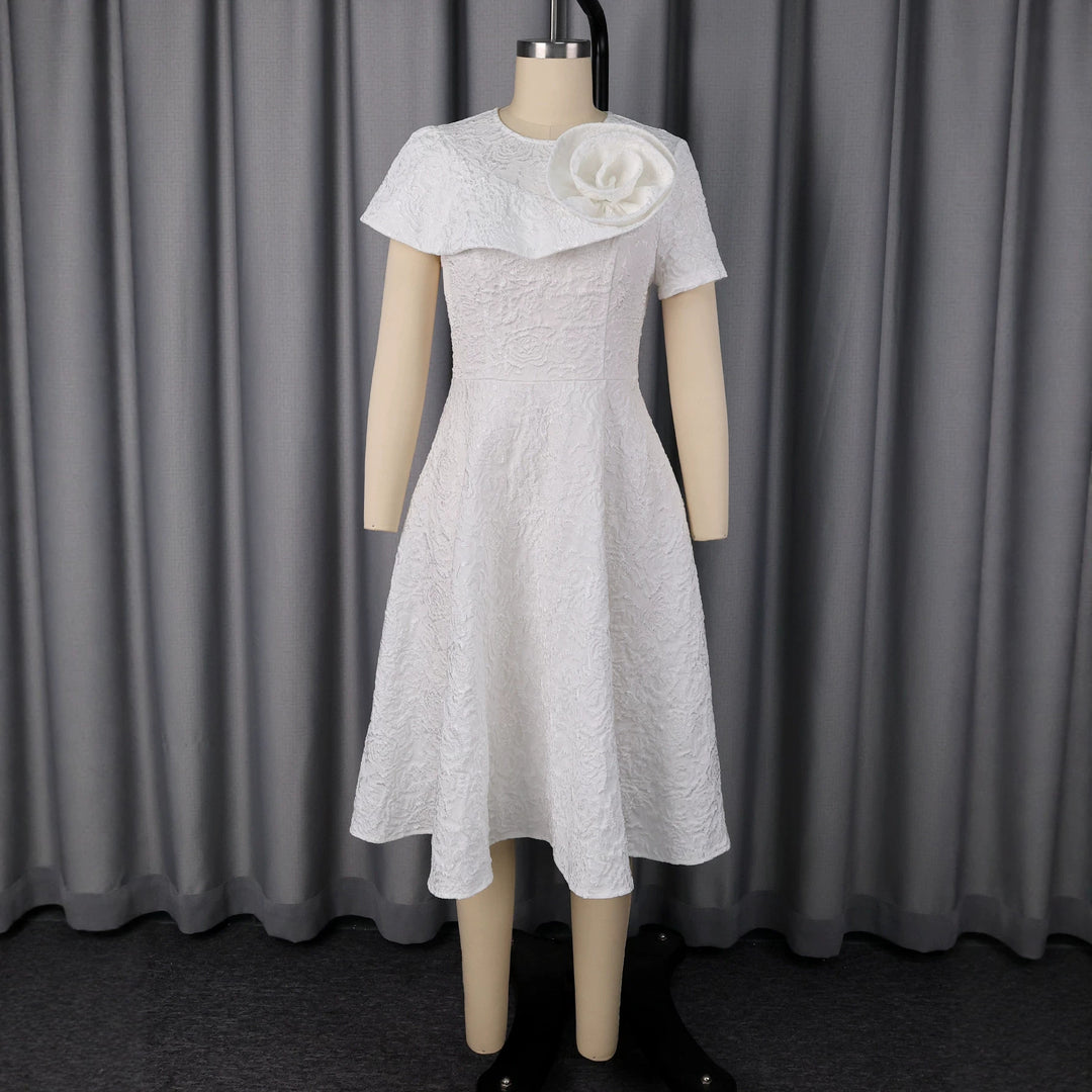 Damen festliches Kleid mit kunstvollem Blumendekor und wunderschöner Drapierung Drune