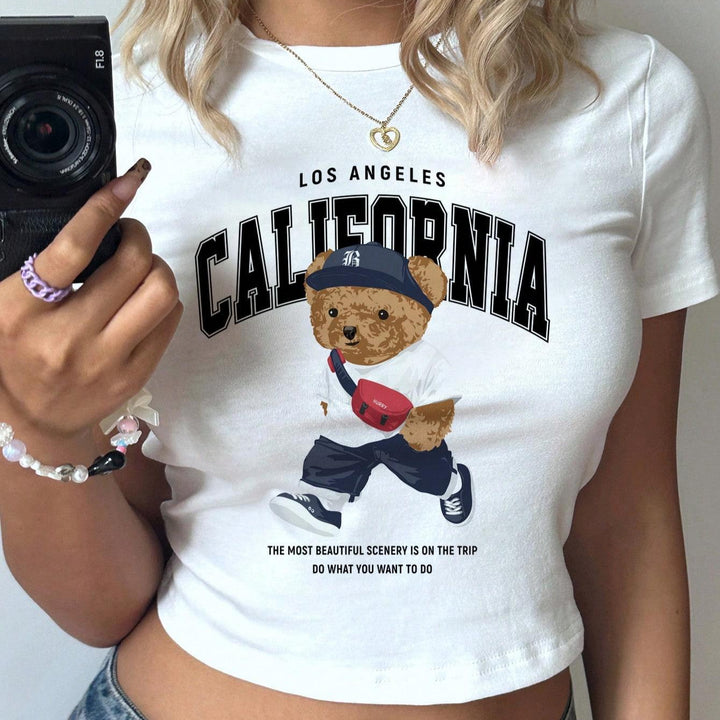 Damen Crop-T-Shirt mit verspieltem Bärenmotiv und modischem Schriftzug Drune