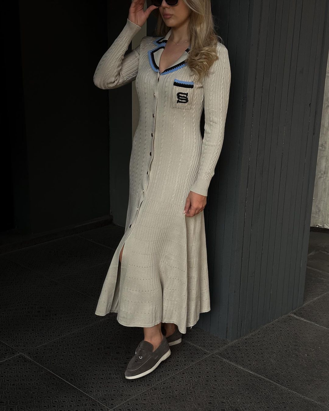 Damen Strickkleid mit eleganter Knopfleiste und Hemdkragen Drune