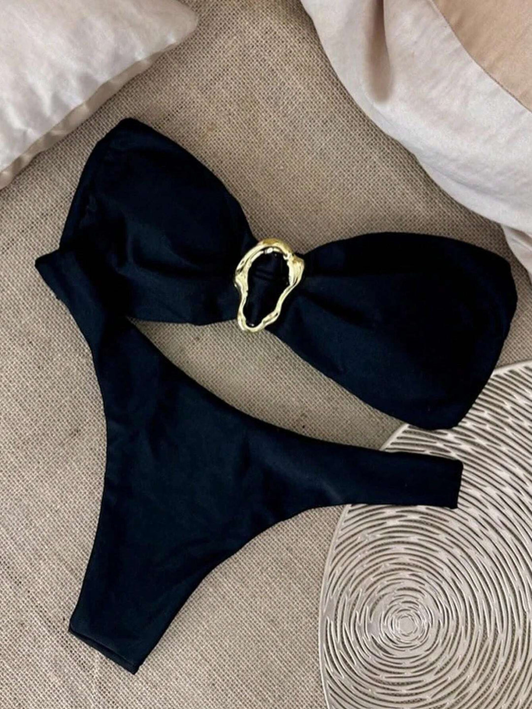 Damen Bikini-Set mit elegantem Bandeau-Oberteil und modischem Hosenumfang Drune