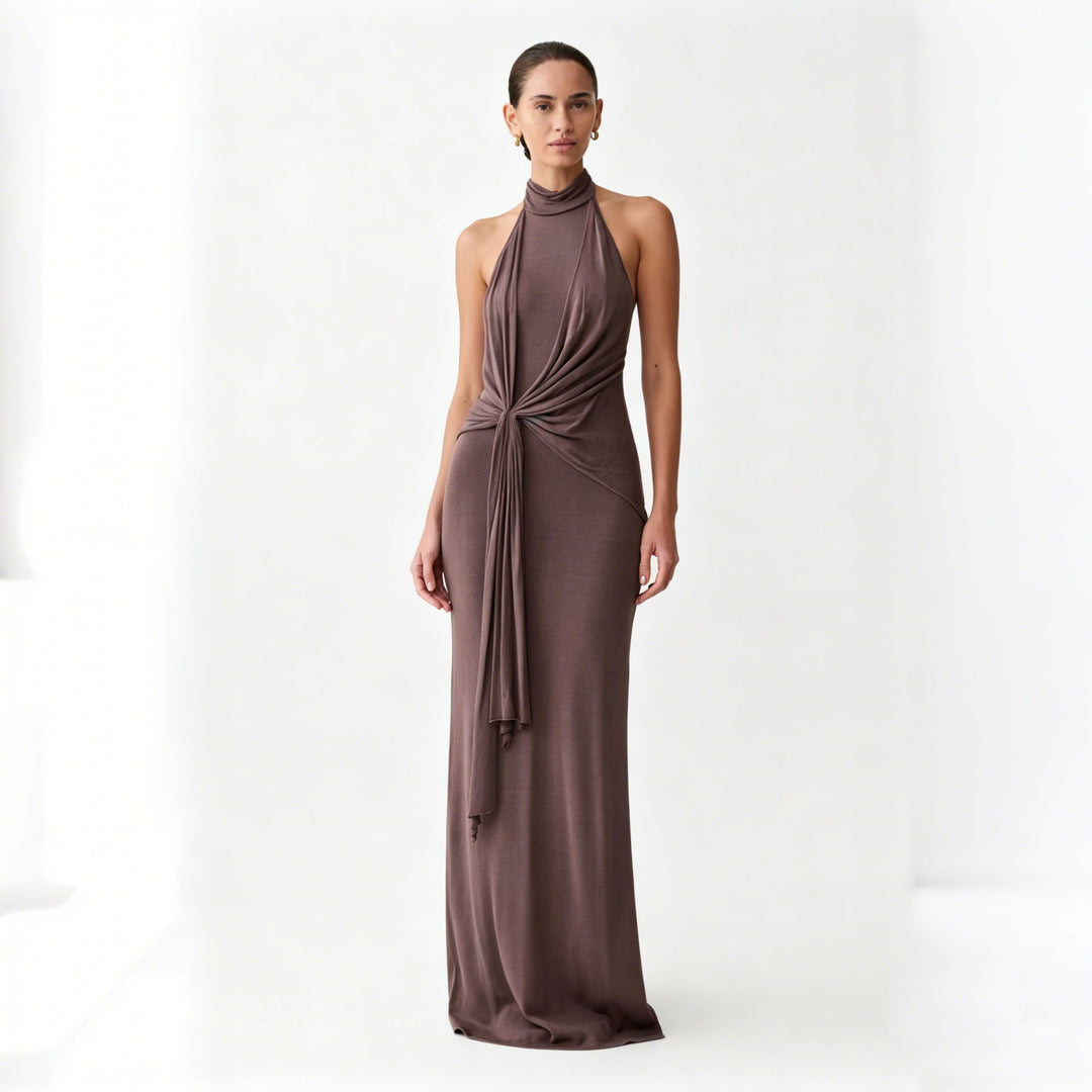 Damen Elegantes Maxikleid mit hohem Kragen und raffinierten Drapierungen Drune