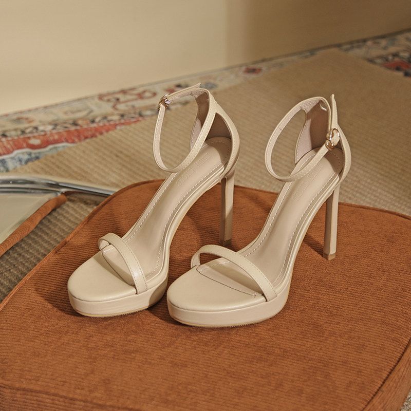 Damen High Heel Sandalen mit glänzenden Schnallen Drune