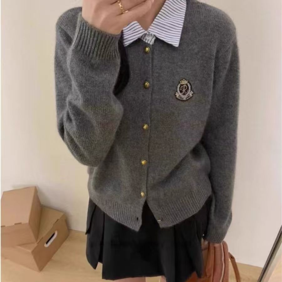 Damen Kaschmirstrickjacke mit goldenen Knöpfen Drune