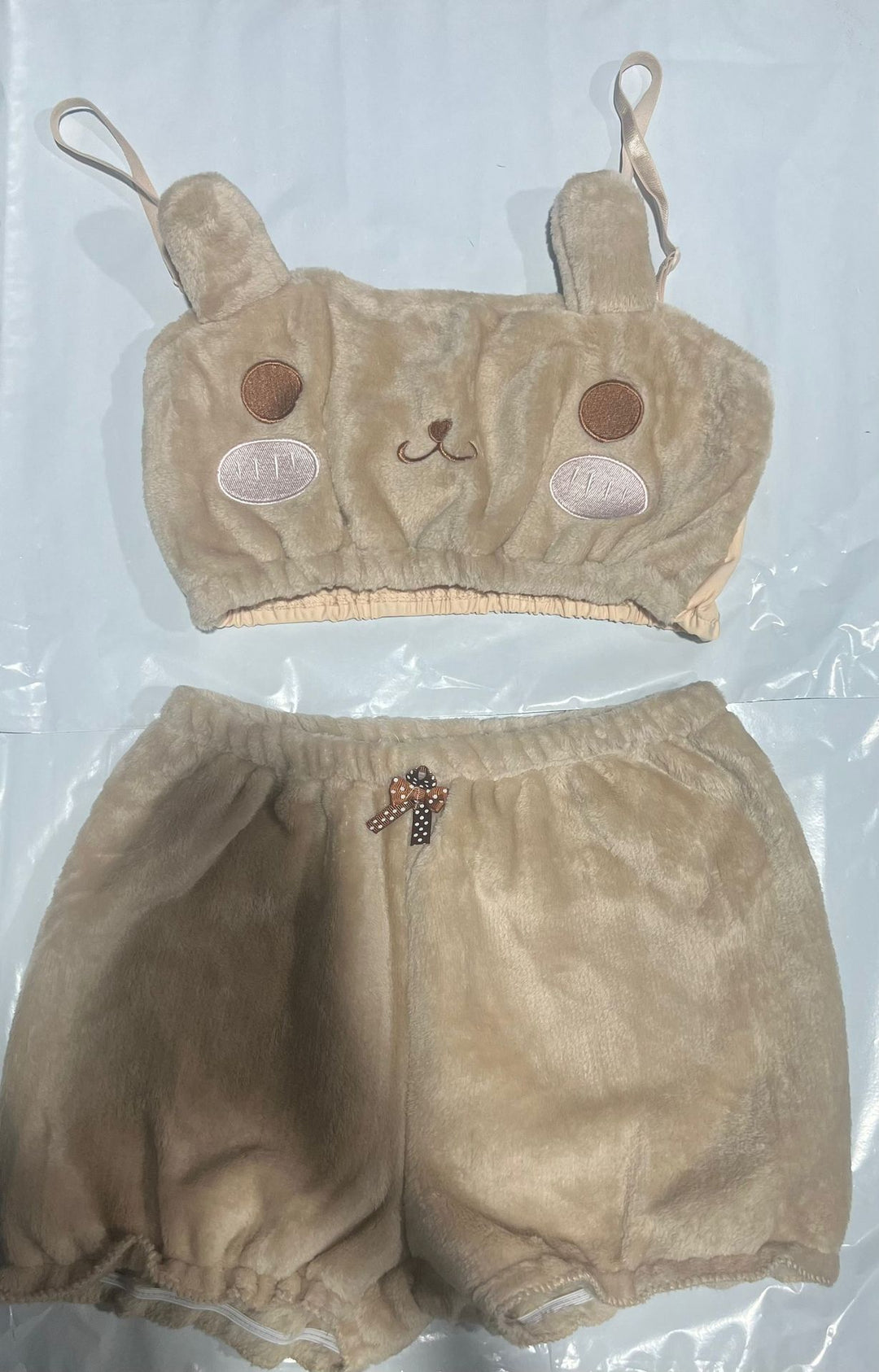 Damen Kuschelndes Pyjama-Set mit Tiermotiven und zarten Rüschen Drune