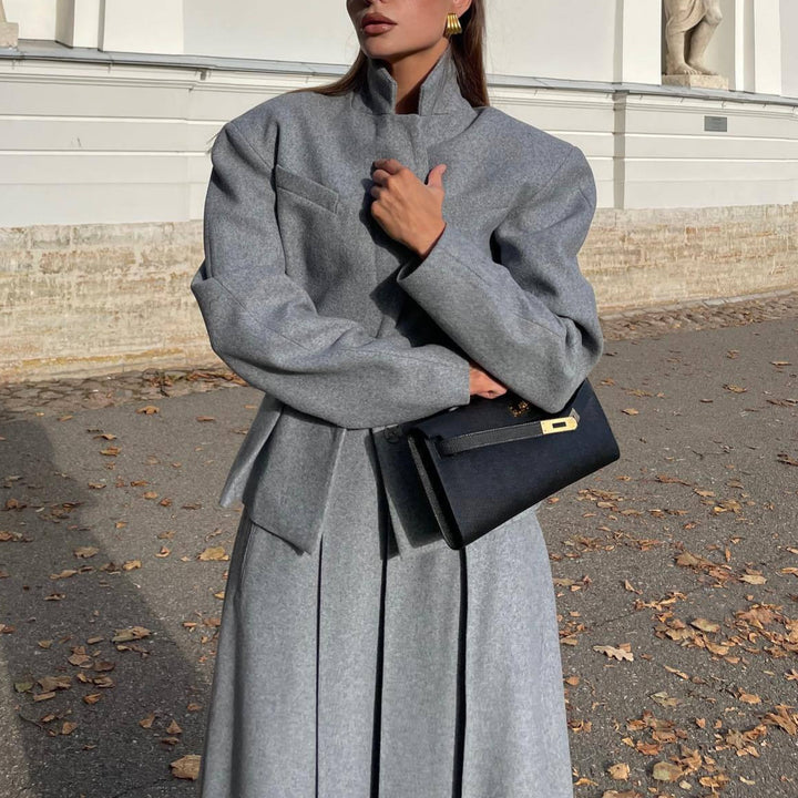 Damen elegantes und modernes Anzugset mit tailliertem Blazer und schwingendem Rock Drune