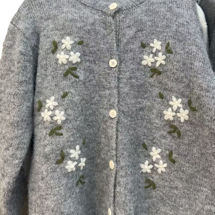 Damen gestrickter Cardigan mit floralen Stickereien Drune