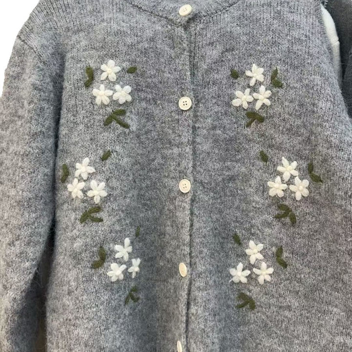 Damen gestrickter Cardigan mit floralen Stickereien Drune