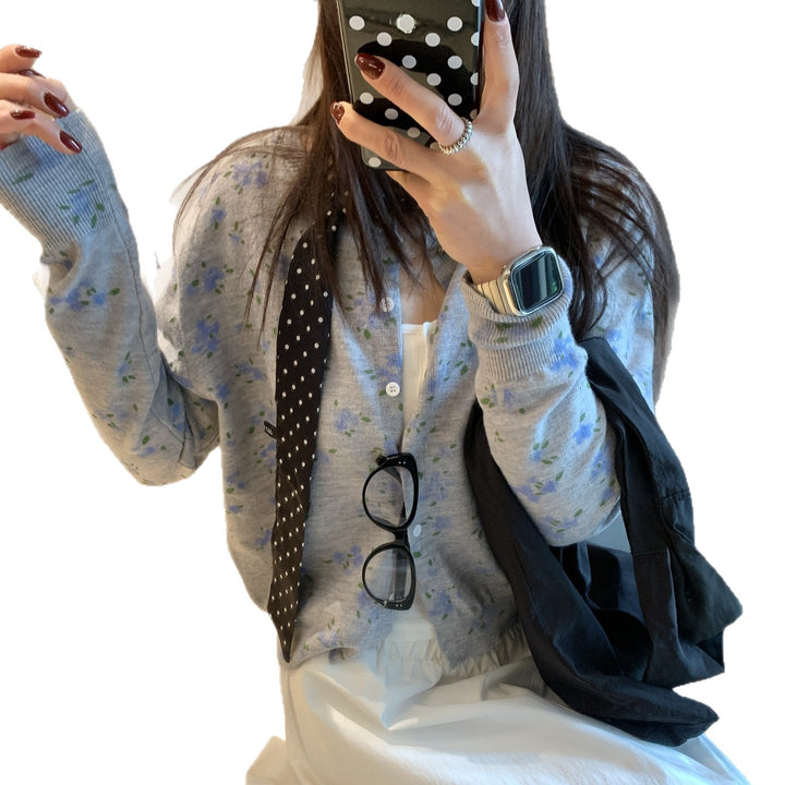 Damen Leichtgewichtige Strickjacke mit floralen Akzenten und Knopfleiste Drune