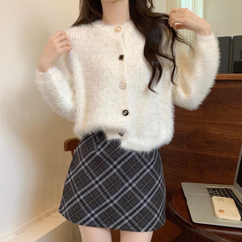 Damen kuschelige Strickjacke mit knöpfbarem Design und elegantem Flair Drune