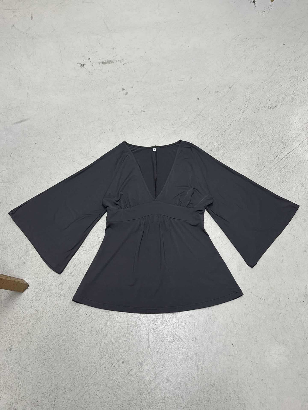 Damen Elegantes Wickeloberteil mit weitem Ärmel und V-Ausschnitt Drune