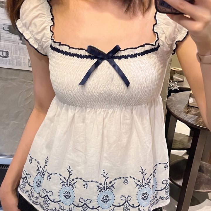 Damen Baumwollbluse mit floralem Stickdesign und schickem Rüschensaum Drune