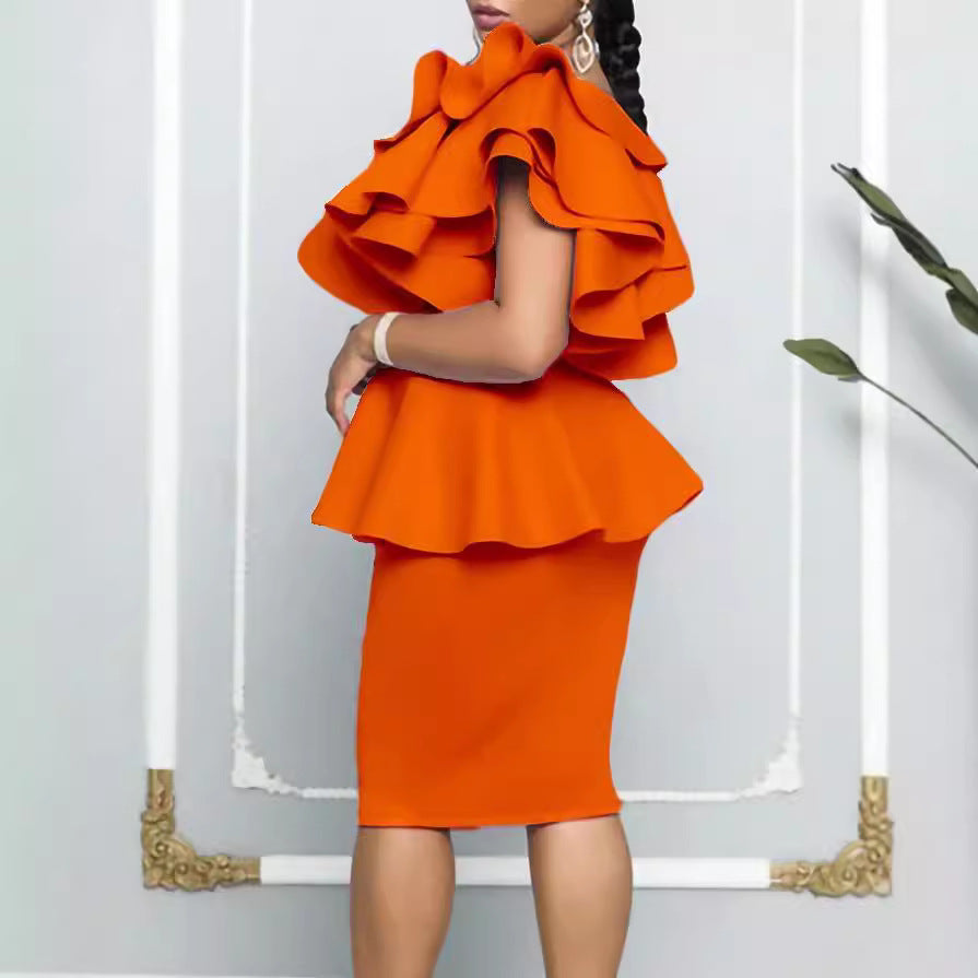 Damen Figurnahes Peplum-Kleid mit asymmetrischem Ausschnitt und Rüschendetails Drune