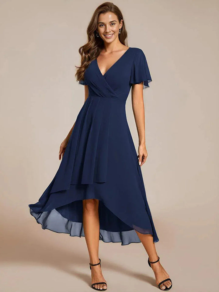 Damen elegantes Midikleid mit fließendem Stoff und asymmetrischen Ärmeln Drune