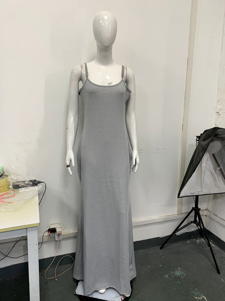 Damen Langes Kleid mit schmalen Spaghettiträgern und figurschmeichelndem Schnitt Drune