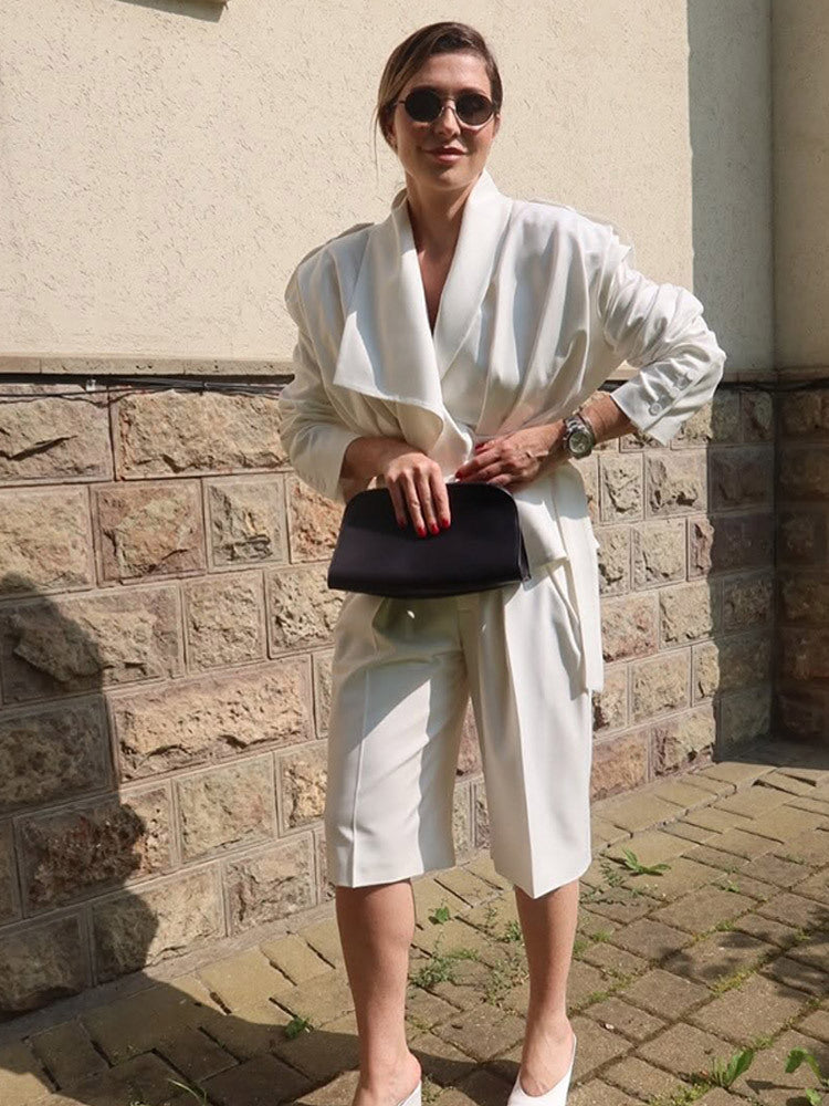 Damen elegantes Kleidungsensemble mit tailliertem Oberteil und weiten Hose Drune
