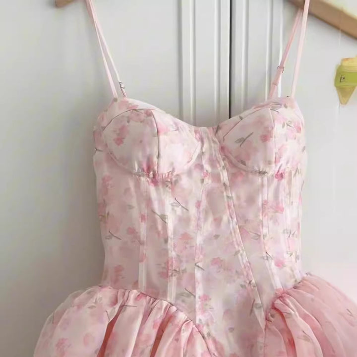 Damen Cocktailkleid mit trägerlosem Oberteil und schwingendem Tüllrock Drune