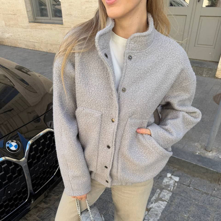 Damen Kuscheljacke mit Knopfverschluss und praktischen Taschen Drune