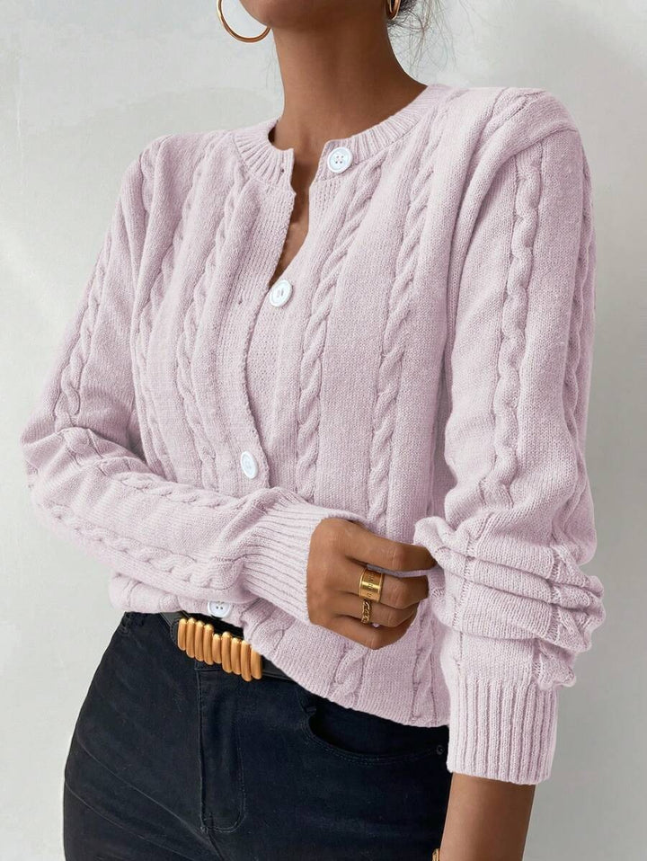 Damen Modische Strickjacke mit Zopfmuster und Knopfdetails Drune