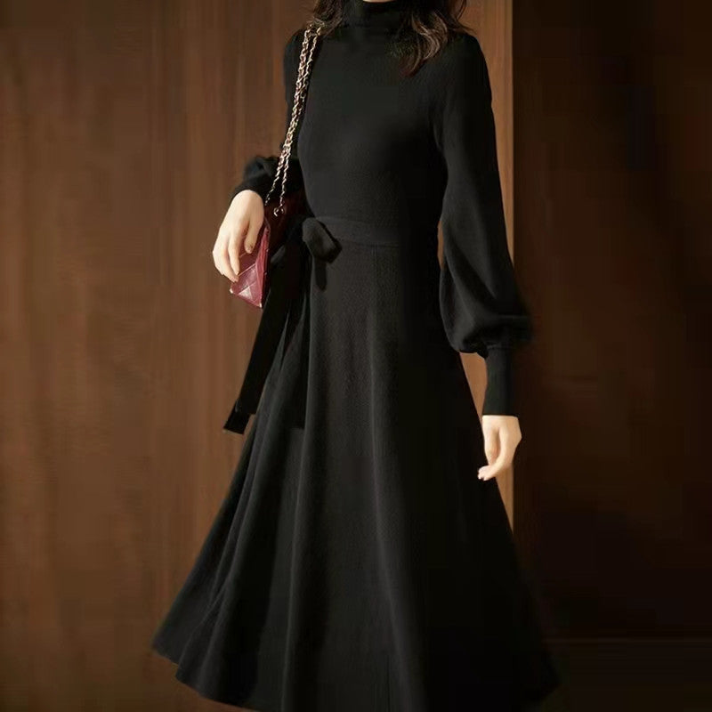 Damen Strickkleid mit hohem Kragen und Taillengürtel Drune