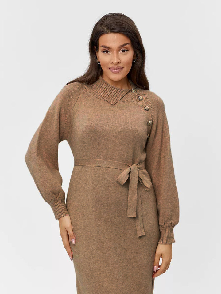 Damen Strickkleid mit taillierendem Gürtel und dekorativen Knopfdetails Drune