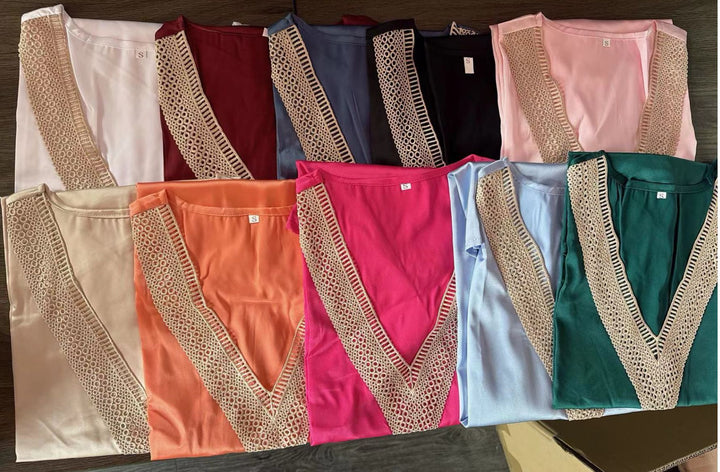 Damen Bluse mit tiefem V-Ausschnitt und Häkelakzenten Drune