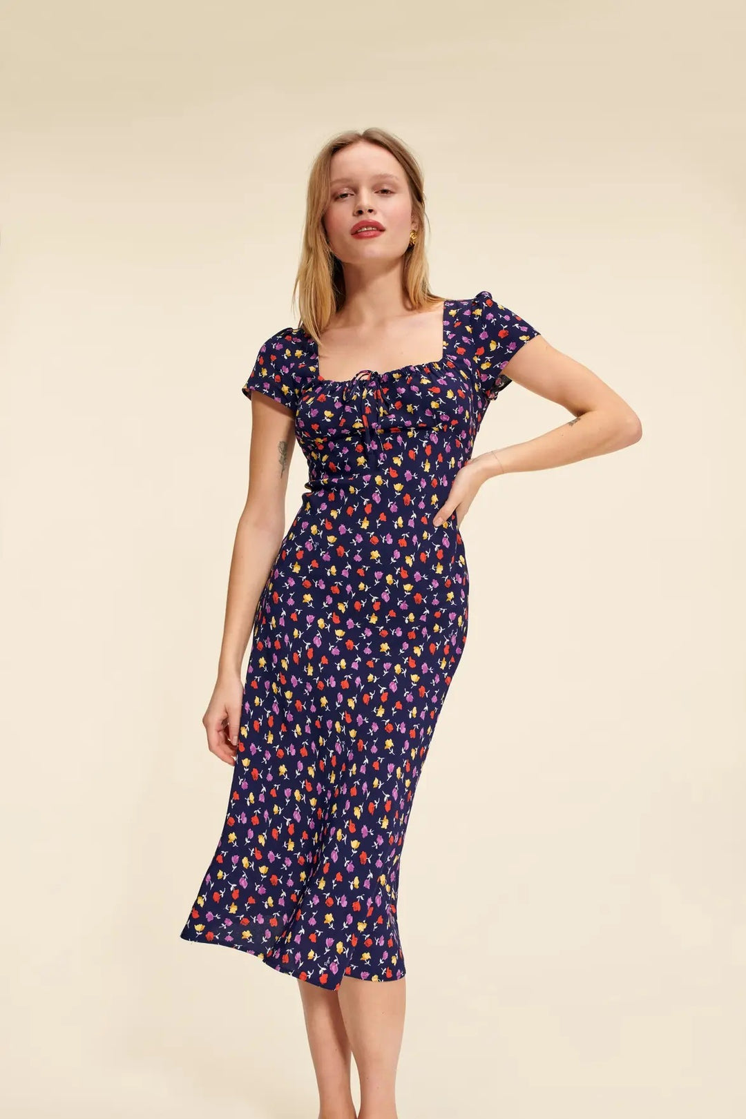 Damen Midikleid mit elastischem Taillenzug und raffinierten Rüschendetails Drune