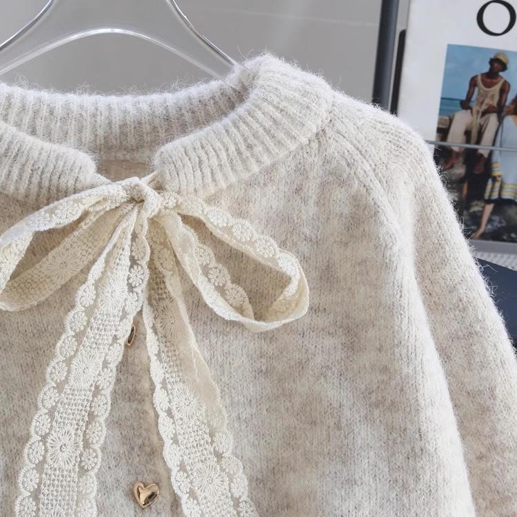 Damen kuschelige Strickjacke mit Herzknopf-Details und Schleifenakzent Drune
