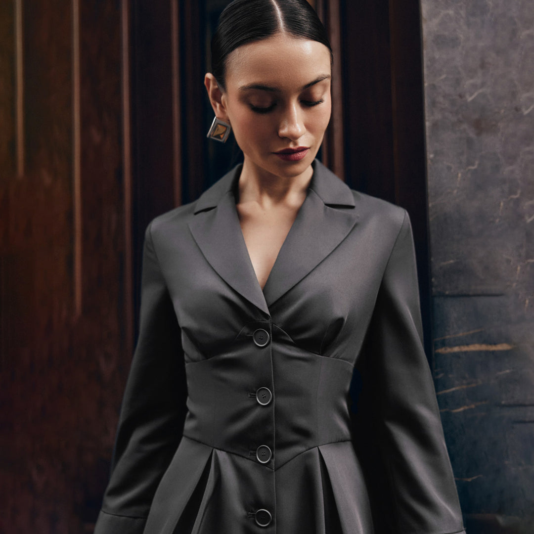 Damen Blazer-Kleid mit eleganten Falten und tailliertem Schnitt Drune