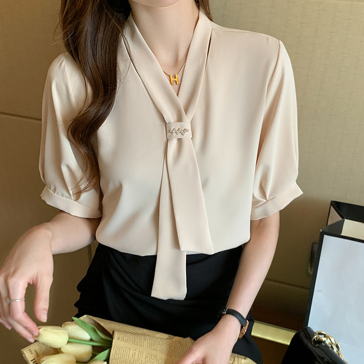 Damen Bluse mit dekorativem Schluppe und eleganten Puffärmeln Drune
