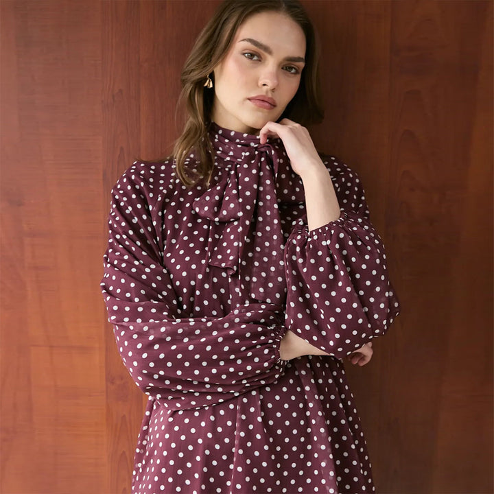 Damen Kleid mit elegantem Stehkragen und verspieltem Punkte-Design Drune