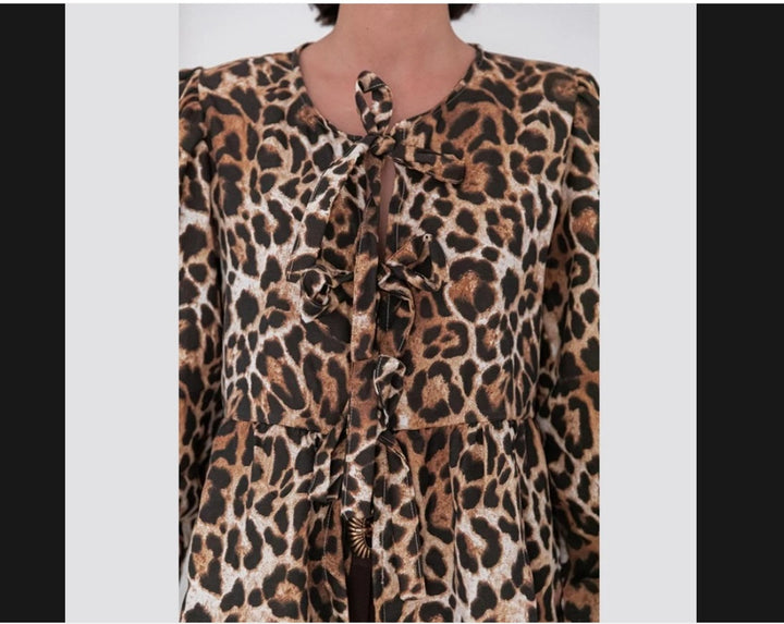 Damen Bluse mit Leopardenmuster und eleganten Rüschendetails Drune