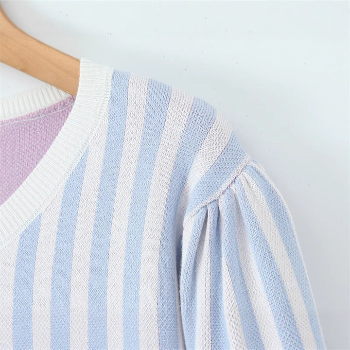 Damen kurzärmlige Strickjacke mit Blumenverzierung Drune