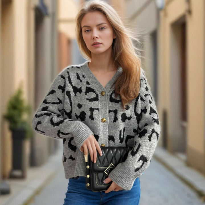 Damen Strickjacke im modernen Leopardenmuster mit Knopfdetails Drune