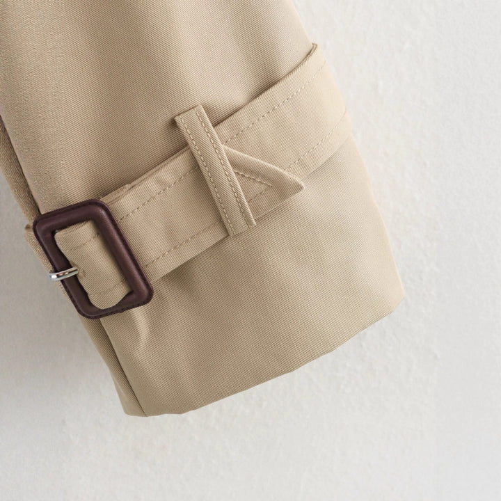 Damen nan kurzes Cropped-Trenchcoat mit doppelreihiger Knopfleiste, aufgesetzter Sturmschürze und verstellbaren Manschetten Drune