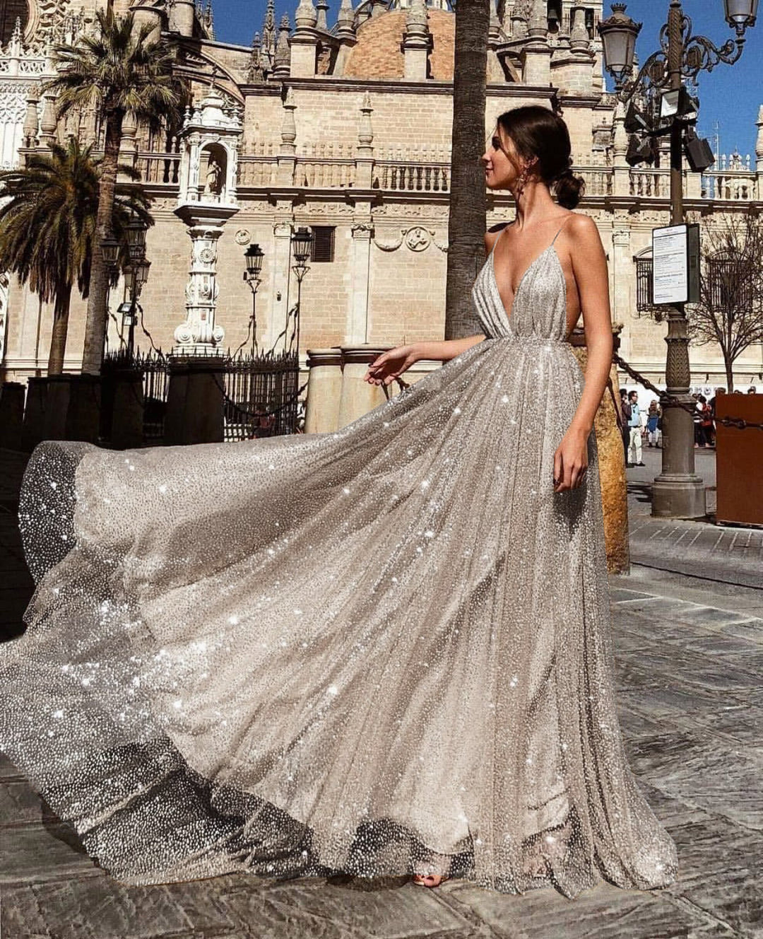 Damen Glamouröses Abendkleid mit tiefem V-Ausschnitt und schimmerndem Tüll Drune