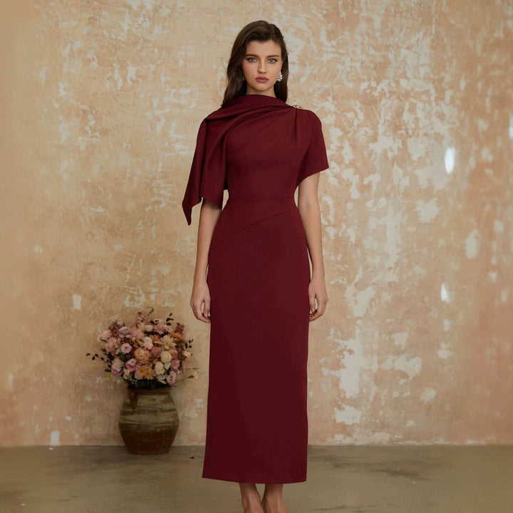 Damen Elegantes Abendkleid mit schulterfreiem Design und raffinierten Drapierungen Drune