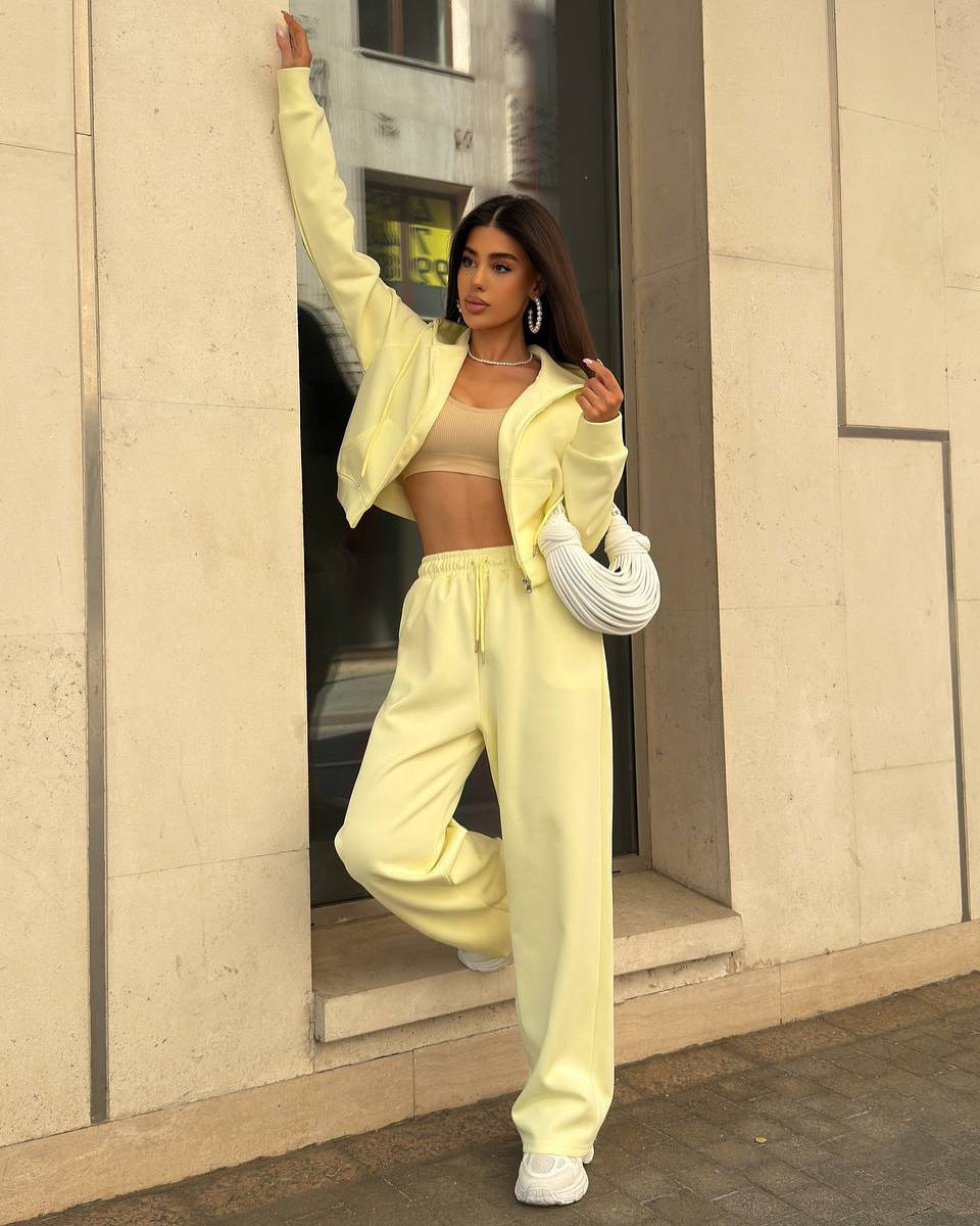 Damen Sportliches Freizeit-Set mit modischem Cropped Hoodie und weiter Hose Drune