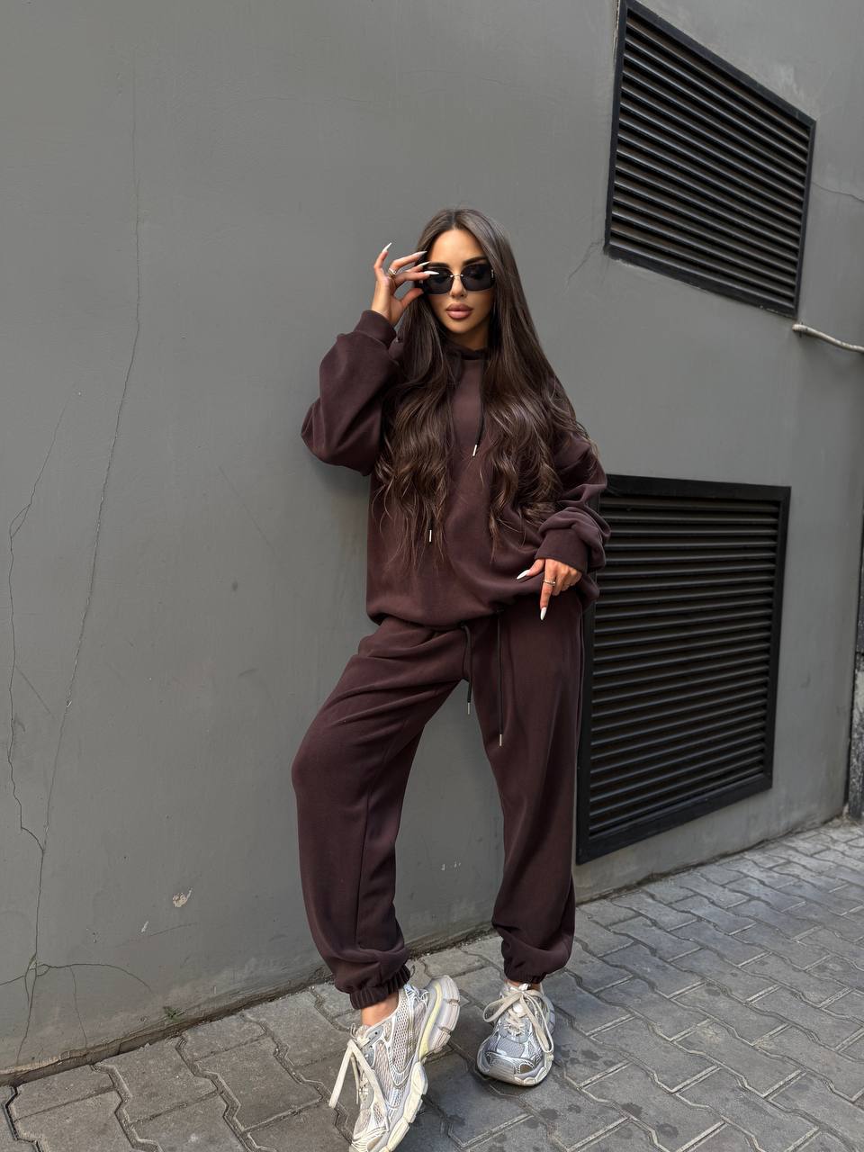 Damen sportliches Freizeit-Set mit oversized Hoodie und lässigen Jogginghosen Drune