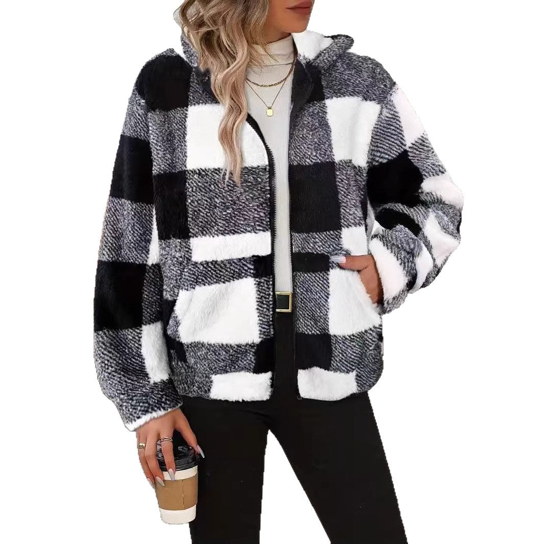 Damen Plüschjacke mit Kapuze im modernen Karomuster Drune