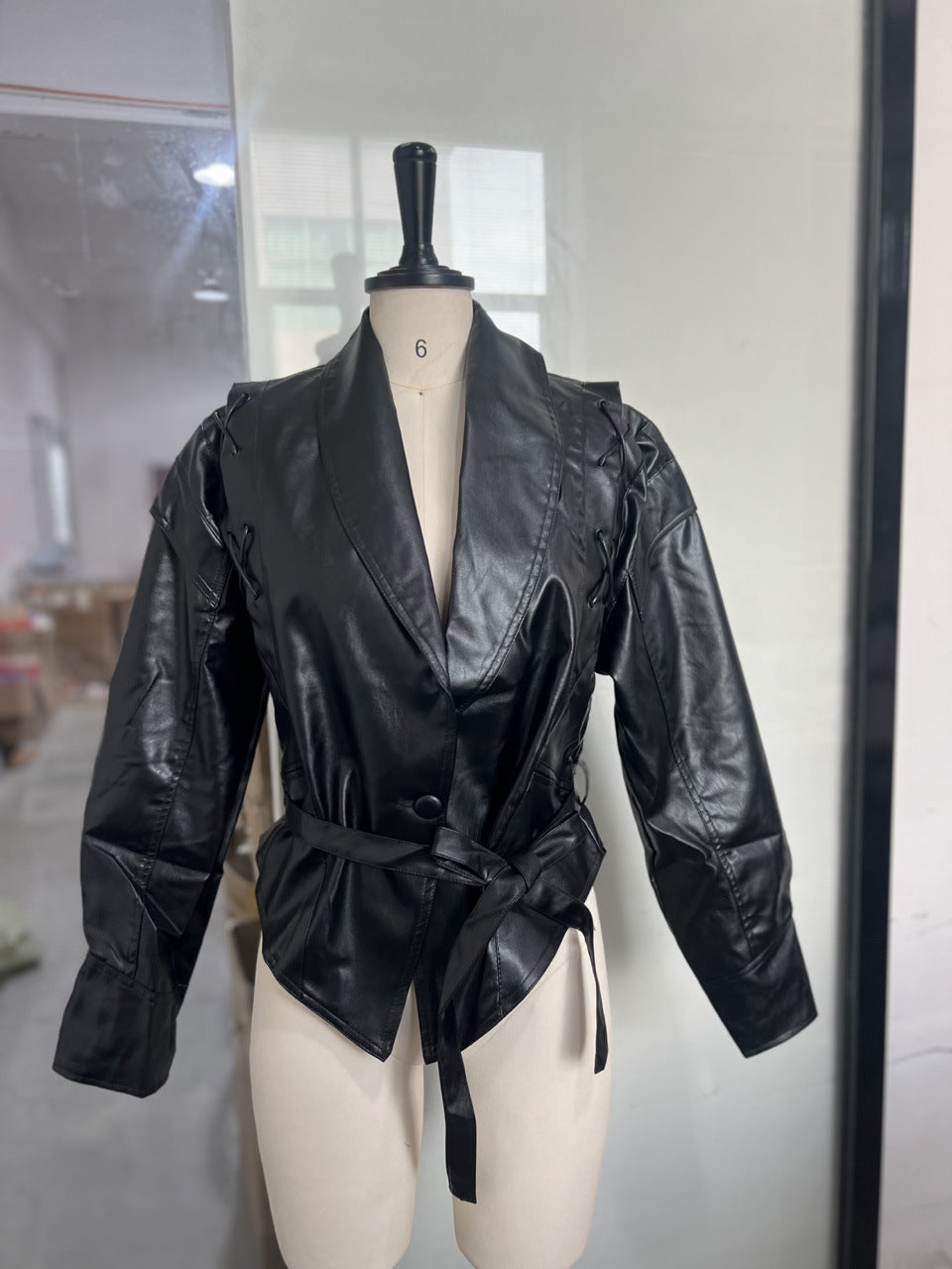 Damen modische Jeansjacke Drune