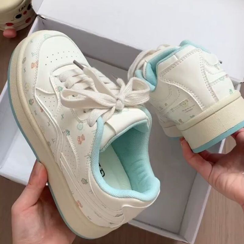 Damen Bequeme Freizeitsneaker mit floralem Design Drune